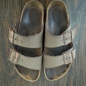 Birkenstock Arizona Sandals Size 38 (Women’s 7-7.5) – Broken In & Comfy